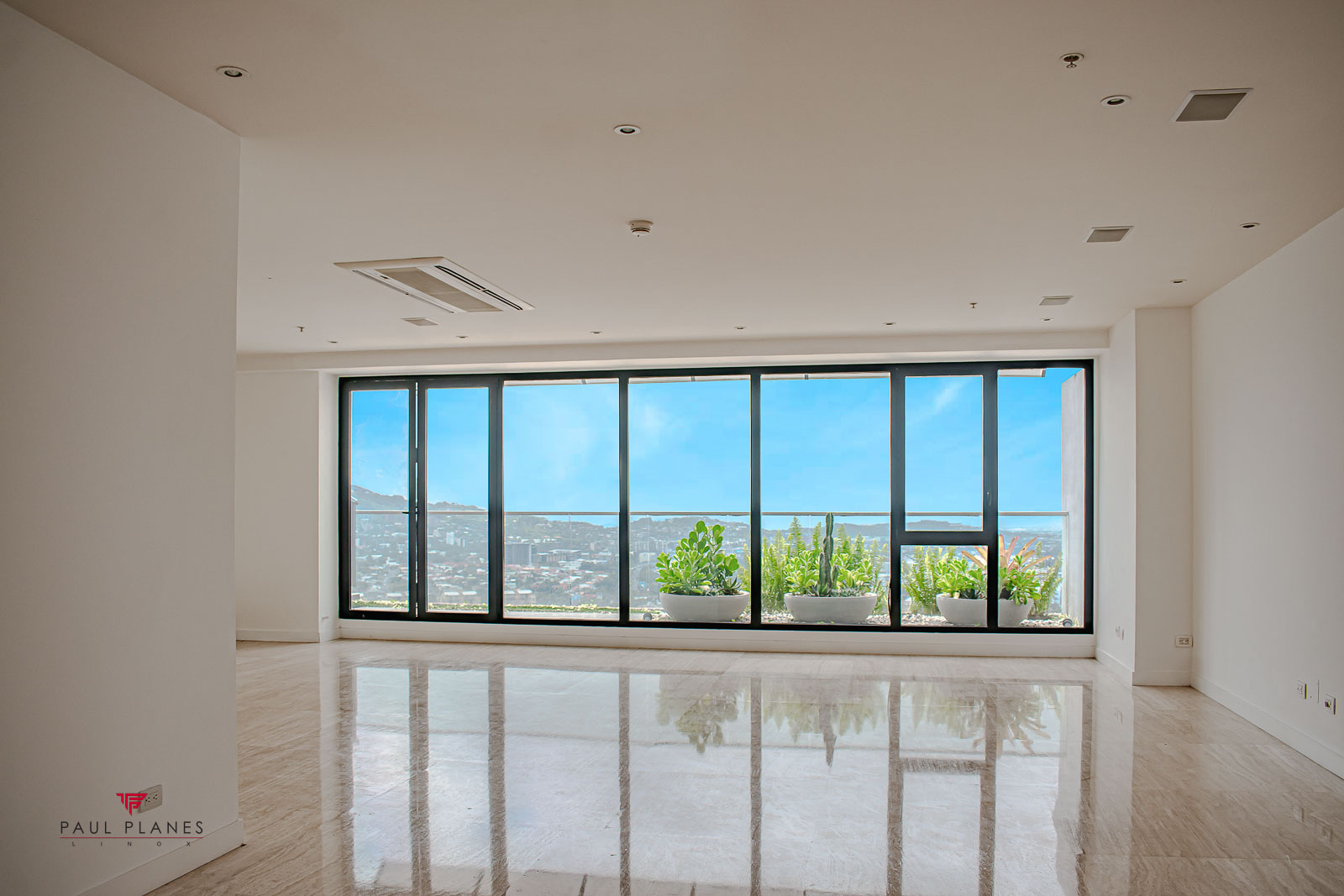 Skyline Sanctuary: A 3-Level Masterpiece in La Sabana
