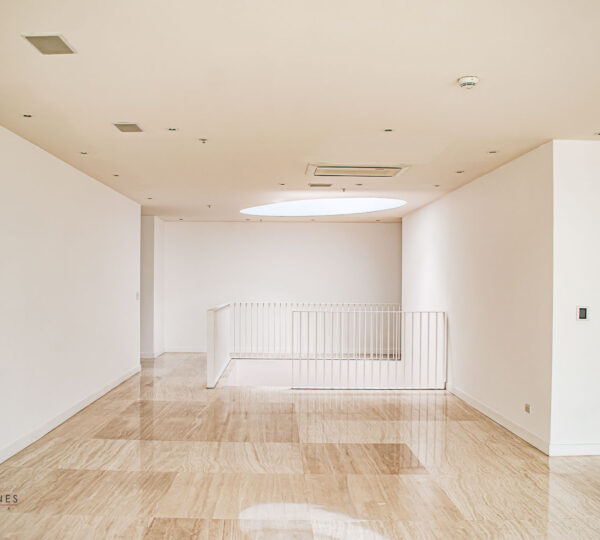Skyline Sanctuary: A 3-Level Masterpiece in La Sabana