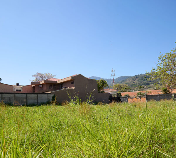 Dual Asset Investment: Boutique Plaza + Build-Ready Lot in Guachipelín