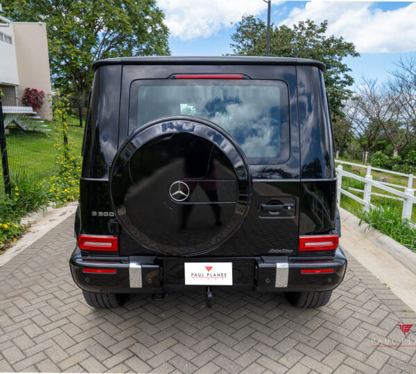 Mercedes-Benz G 500 2020 – Power, Luxury, and Commanding Presence